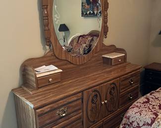 Dresser
$235