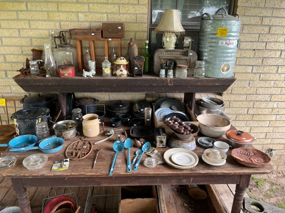 LONG LEAF PINE PRIMITIVE TABLE! WIDE PLANK TOP MEASURES 40" w ide by 72" long