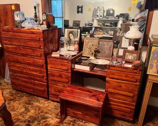 Vintage solid cedar bedroom set!
