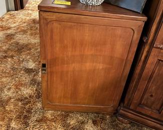 Unique side cabinet...
