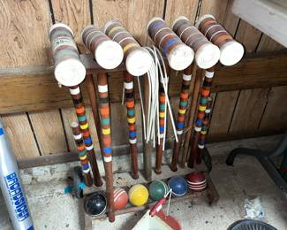 complete croquet set w/ rack