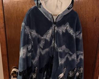 Lined winter coat w' hoodie