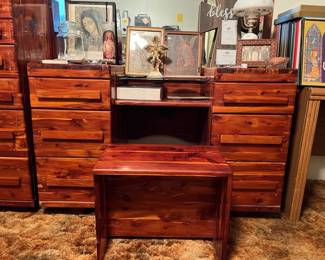 Drop center vanity dresser w/ bench & mirror