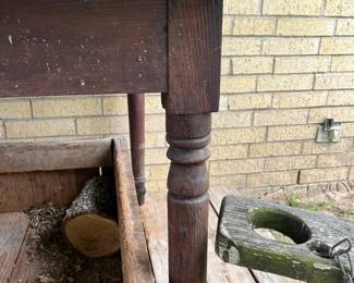 Turned legs have good feet