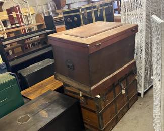 Primitive 1880s dove tailed trunks 