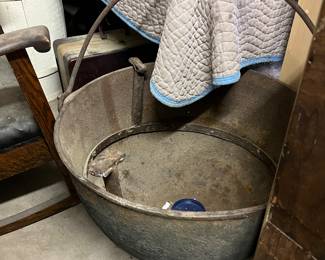 Large cast iron tub with handle