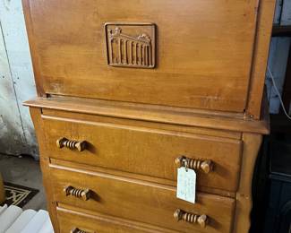 Unique VIRGINIA House Maple Secretary Desk with drawers and key