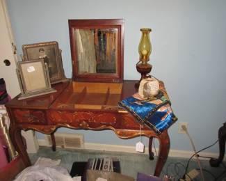 Antique vanity with fold up mirror