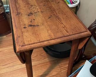 Small Adorable Primitive drop leaf table
