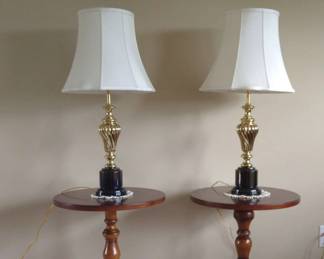 Stiffle Lamps W Round Tables