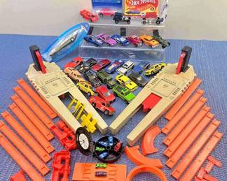 Worlds Smallest Hot Wheels 26 Full Size Hot Wheels Vehicles 