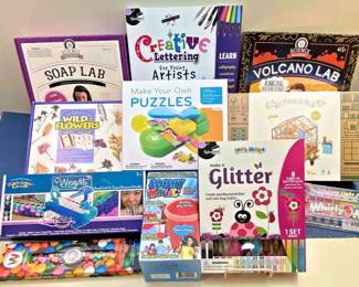 11 Crafty and Sciencey toysNew sealed in original packaging