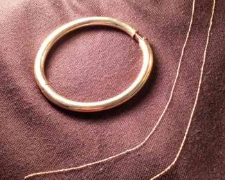 14 Kt Bracelet And Necklace 