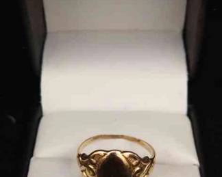 10K Gold Ring 