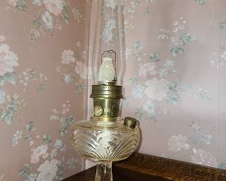 Aladdin model 23 oil lamp