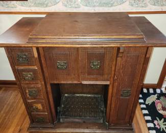 Sewing machine with nice cabinet