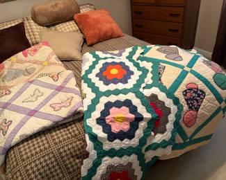 Assorted quilts 