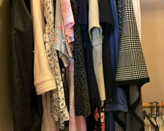 Women’s clothes large/xl