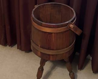Barrel plant stand