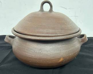 359 Clay Pot with Lid