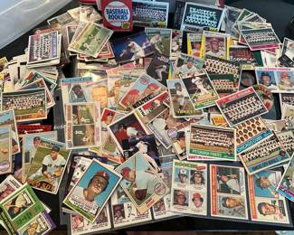  005 900 Trading Cards Mostly 70s Baseball