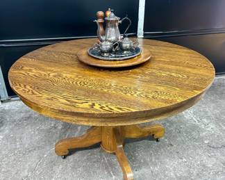 313 Vtg Round Oak Pedestal Table 