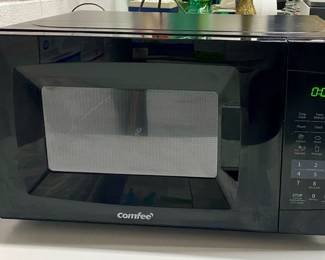830 Small Countertop Microwave 