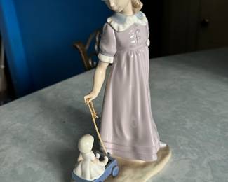 Assortment of Lladro figurines and other collectibles 