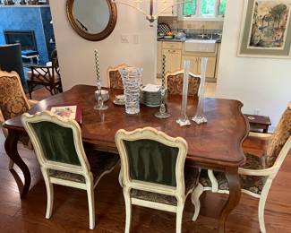 Elegant DR tale/8 chairs