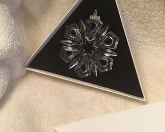 Swarovski 1999 Snowflake Annual Christmas Crystal Holiday Ornament w/box 003-014