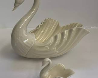 Lenox Swan Candy Dish/ Centerpiece Porcelain Bowl with Baby Swan. Made In USA.