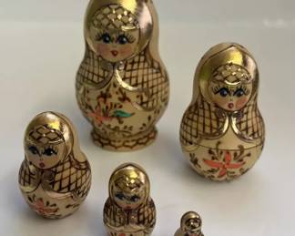 Beautiful Vintage Signed Russian Nesting Dolls 1996