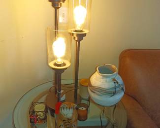 Table lamp and indian pottery