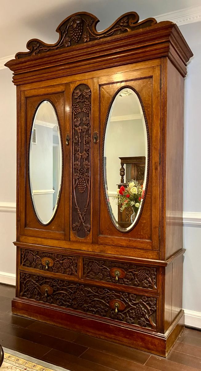 BEAUTIFUL! Greensboro Estate (TAG) Sale 5/105/11... starts on 5/10/2024