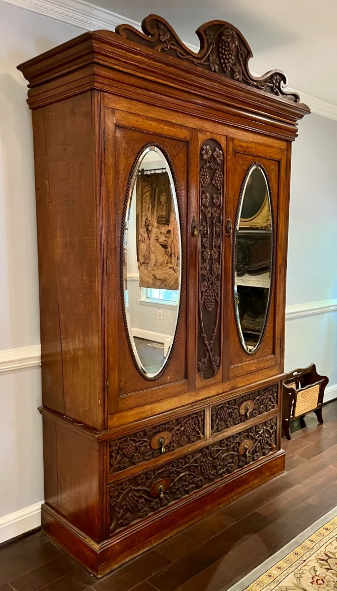 BEAUTIFUL! Greensboro Estate (TAG) Sale 5/105/11... starts on 5/10/2024