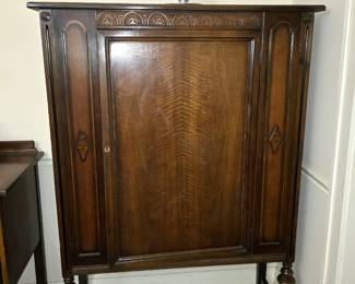 Matching Antique China Cabinet