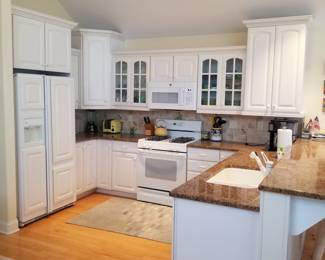 Pretty white kitchen cabinets