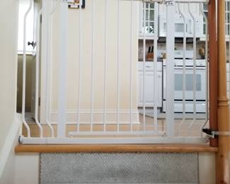 Baby/pet gate