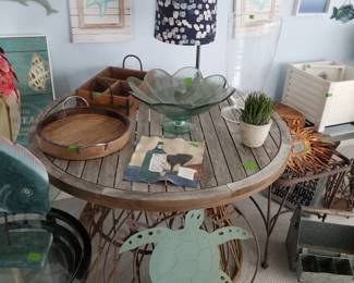 Rustic garden tables & decor