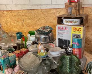 Vintage kitchen ware