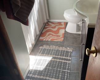 Bathroom rugs/ shower curtain 