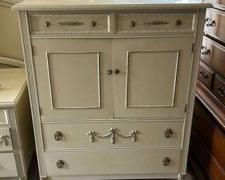 "Historic Town Square" in Warrenton, GA. Starts Closing Thu 5/9 at 8pm. Pickup Sat 5/11 11-4pm. Please click here to view more photos, descriptions, and current bids: augusta.ctbids.com