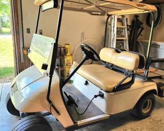 Ez-go electric golf cart (2002-2005) model  Great working condition 