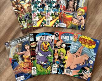 Vintage DC Comics – Justice League– 8 Comics!