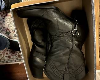 Women's shoes including boots