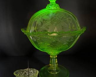 Antique EAPG Rose Sprig Campbell, Jones & Co. Uranium Glass Covered Dish +