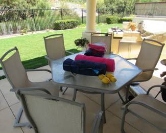 Patio set - glass top with 6 chairs - great conditon!