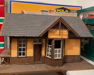 LGB Train Station Kits