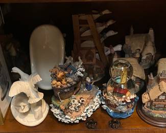 Snow Globe, Statues and Houses