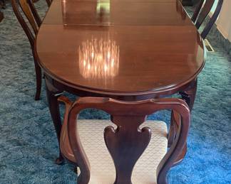 Queene Ann Style Formal Drexel Dining Room Table and Chairs